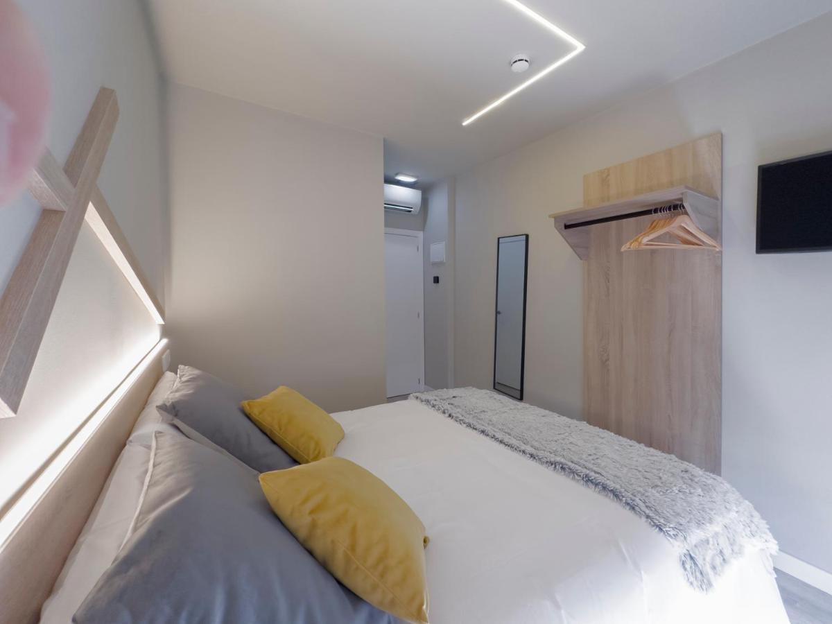 Hostal Maria Felisa Candas Exterior photo